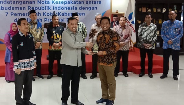 Sinergitas Peningkatan Pelayanan Publik, Wabup Rohil Tandatangani MoU Dengan Ombudsman RI